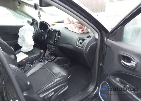 2019 Jeep Compass Altitude 4X4 z USA, uszkodzony, nr VIN 3C4NJDBB1KT601609